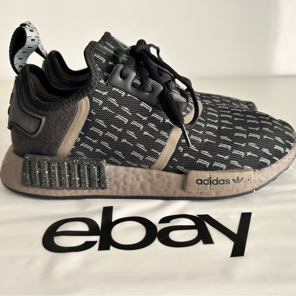 Size 8.5 - adidas Star Wars x NMD_R1 Mandolarian